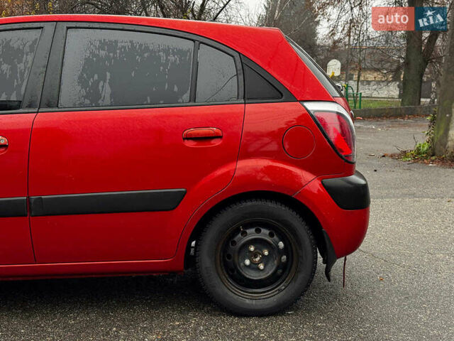 Красный Киа Рио, объемом двигателя 1.4 л и пробегом 189 тыс. км за 6490 $, фото 17 на Automoto.ua