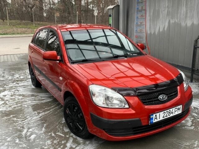 Червоний Кіа Ріо, об'ємом двигуна 1.4 л та пробігом 127 тис. км за 5100 $, фото 4 на Automoto.ua