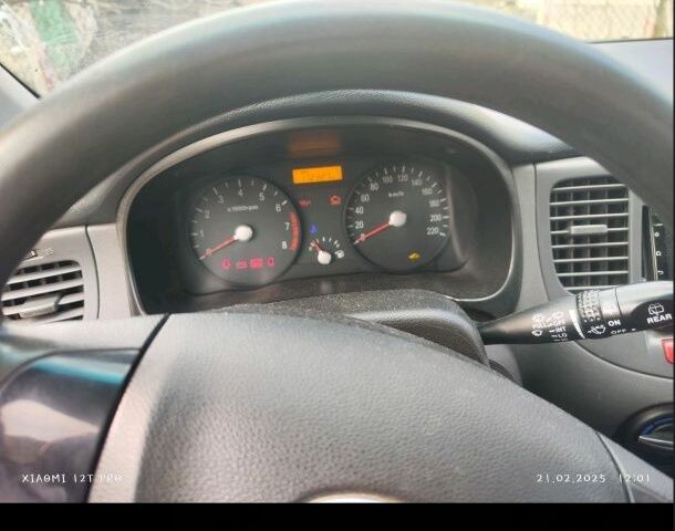 Красный Киа Рио, объемом двигателя 0 л и пробегом 172 тыс. км за 4800 $, фото 3 на Automoto.ua