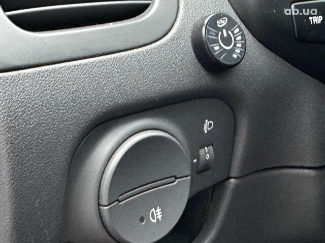 Красный Киа Рио, объемом двигателя 1.4 л и пробегом 189 тыс. км за 6490 $, фото 29 на Automoto.ua