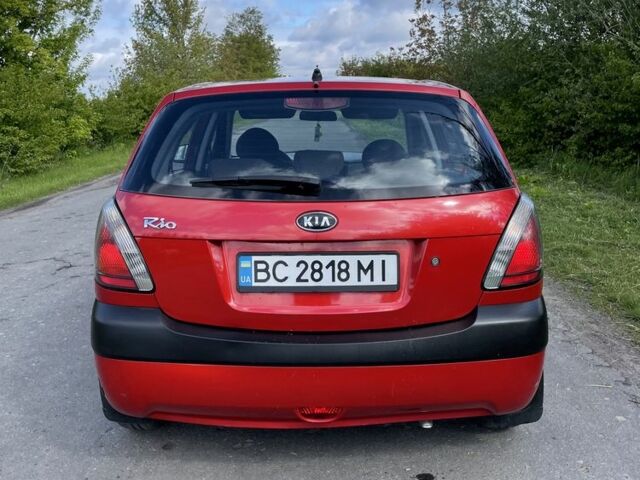 Красный Киа Рио, объемом двигателя 1.4 л и пробегом 224 тыс. км за 4200 $, фото 5 на Automoto.ua