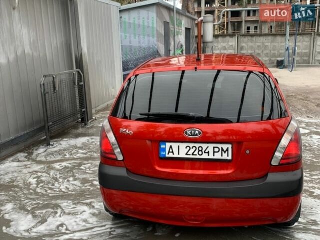 Красный Киа Рио, объемом двигателя 1.4 л и пробегом 127 тыс. км за 5300 $, фото 3 на Automoto.ua