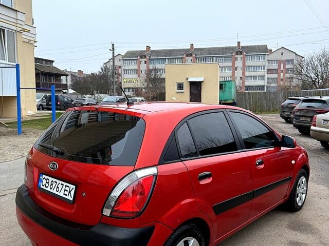 Красный Киа Рио, объемом двигателя 1.4 л и пробегом 288 тыс. км за 4700 $, фото 3 на Automoto.ua