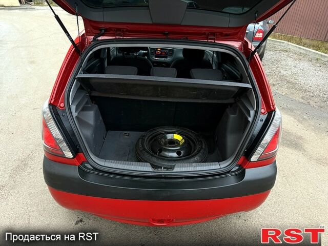 Красный Киа Рио, объемом двигателя 1.4 л и пробегом 288 тыс. км за 4700 $, фото 8 на Automoto.ua