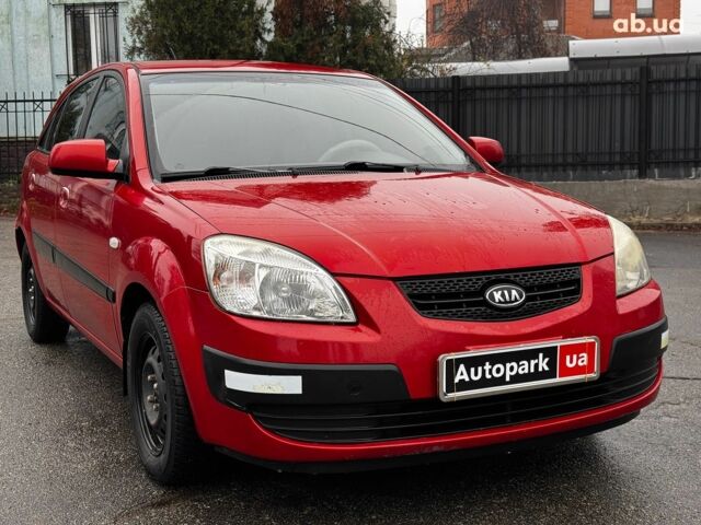 Красный Киа Рио, объемом двигателя 1.4 л и пробегом 189 тыс. км за 6490 $, фото 6 на Automoto.ua
