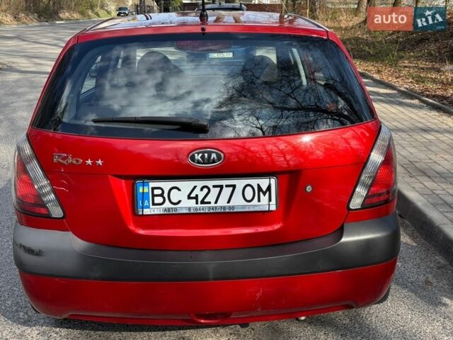 Красный Киа Рио, объемом двигателя 1.39 л и пробегом 122 тыс. км за 5900 $, фото 4 на Automoto.ua