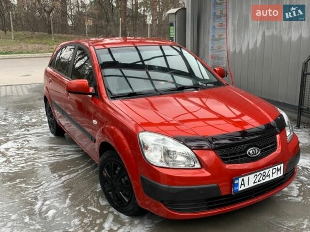 Красный Киа Рио, объемом двигателя 1.4 л и пробегом 127 тыс. км за 5300 $, фото 4 на Automoto.ua