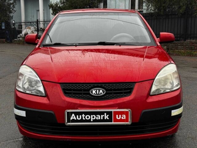 Красный Киа Рио, объемом двигателя 1.4 л и пробегом 189 тыс. км за 6490 $, фото 3 на Automoto.ua