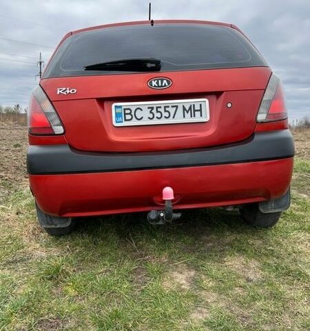 Красный Киа Рио, объемом двигателя 1.4 л и пробегом 230 тыс. км за 3900 $, фото 14 на Automoto.ua