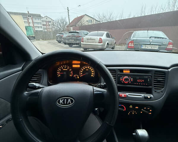 Красный Киа Рио, объемом двигателя 1.4 л и пробегом 288 тыс. км за 4700 $, фото 28 на Automoto.ua
