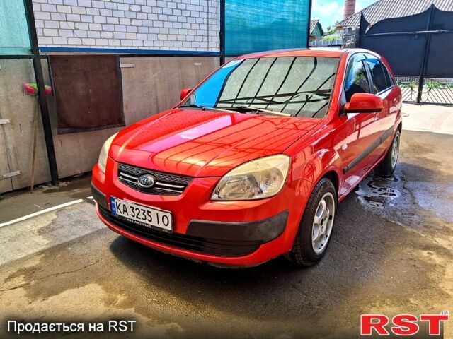 Красный Киа Рио, объемом двигателя 1.4 л и пробегом 180 тыс. км за 3800 $, фото 7 на Automoto.ua