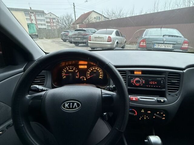 Красный Киа Рио, объемом двигателя 1.4 л и пробегом 288 тыс. км за 4700 $, фото 21 на Automoto.ua
