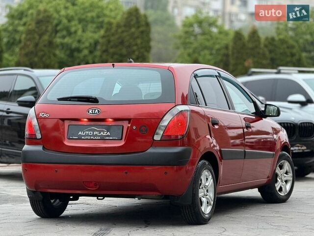 Красный Киа Рио, объемом двигателя 1.4 л и пробегом 178 тыс. км за 4500 $, фото 25 на Automoto.ua
