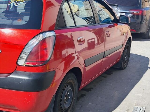 Красный Киа Рио, объемом двигателя 0 л и пробегом 172 тыс. км за 4800 $, фото 7 на Automoto.ua
