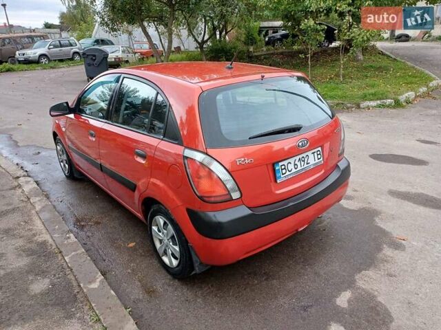 Червоний Кіа Ріо, об'ємом двигуна 1.49 л та пробігом 375 тис. км за 3450 $, фото 8 на Automoto.ua