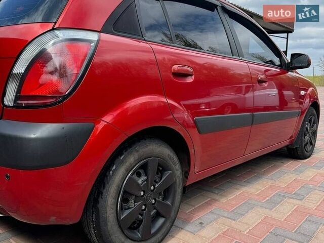 Красный Киа Рио, объемом двигателя 1.4 л и пробегом 193 тыс. км за 4700 $, фото 14 на Automoto.ua