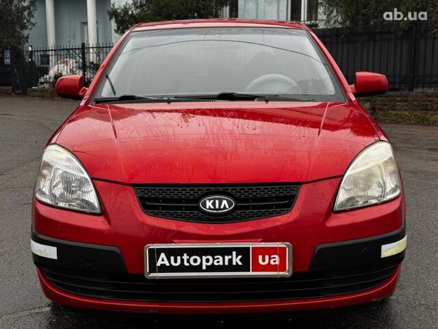 Красный Киа Рио, объемом двигателя 1.4 л и пробегом 189 тыс. км за 6490 $, фото 3 на Automoto.ua