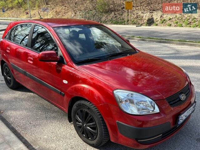 Красный Киа Рио, объемом двигателя 1.39 л и пробегом 122 тыс. км за 6100 $, фото 2 на Automoto.ua