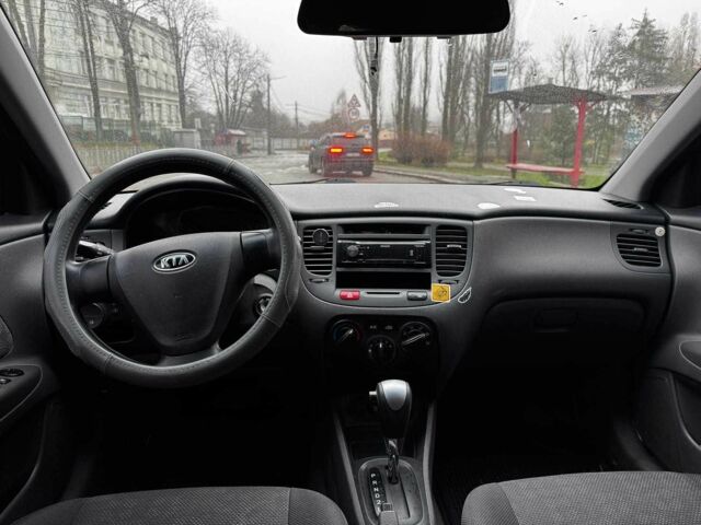 Красный Киа Рио, объемом двигателя 1.4 л и пробегом 189 тыс. км за 6490 $, фото 23 на Automoto.ua