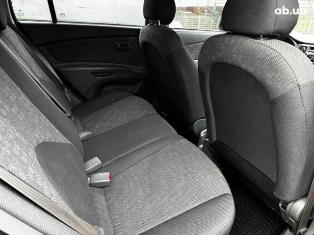 Красный Киа Рио, объемом двигателя 1.4 л и пробегом 189 тыс. км за 6490 $, фото 35 на Automoto.ua