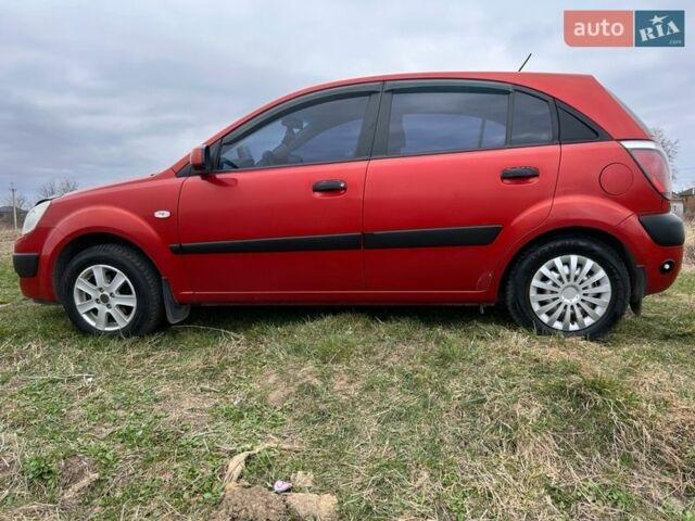 Красный Киа Рио, объемом двигателя 1.4 л и пробегом 230 тыс. км за 3900 $, фото 15 на Automoto.ua