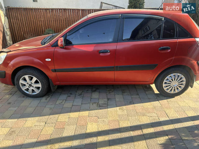 Красный Киа Рио, объемом двигателя 1.4 л и пробегом 230 тыс. км за 4300 $, фото 10 на Automoto.ua