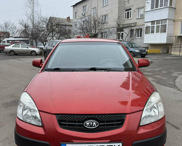 Красный Киа Рио, объемом двигателя 1.4 л и пробегом 288 тыс. км за 4700 $, фото 2 на Automoto.ua