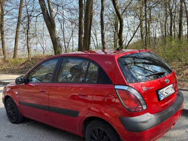 Красный Киа Рио, объемом двигателя 1.4 л и пробегом 122 тыс. км за 6100 $, фото 2 на Automoto.ua