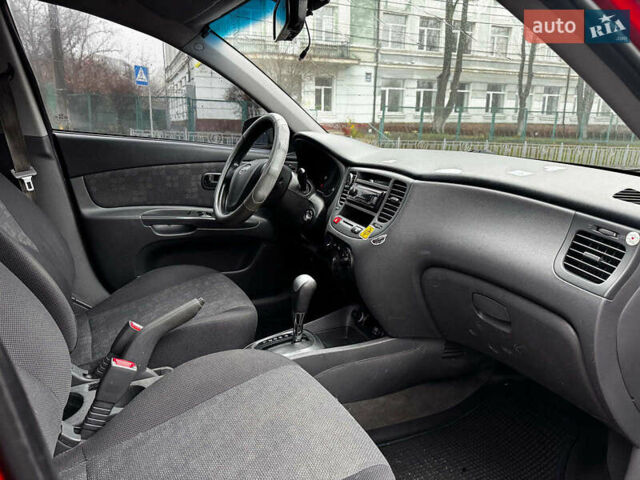 Красный Киа Рио, объемом двигателя 1.4 л и пробегом 189 тыс. км за 6490 $, фото 33 на Automoto.ua