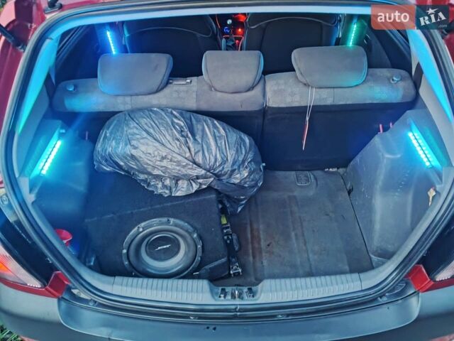 Красный Киа Рио, объемом двигателя 1.4 л и пробегом 275 тыс. км за 4000 $, фото 7 на Automoto.ua