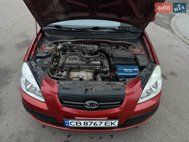 Красный Киа Рио, объемом двигателя 1.4 л и пробегом 288 тыс. км за 4700 $, фото 11 на Automoto.ua