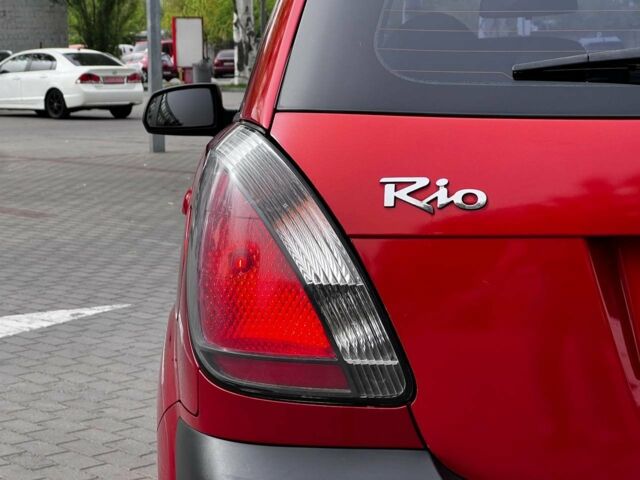 Красный Киа Рио, объемом двигателя 14 л и пробегом 127 тыс. км за 5850 $, фото 1 на Automoto.ua
