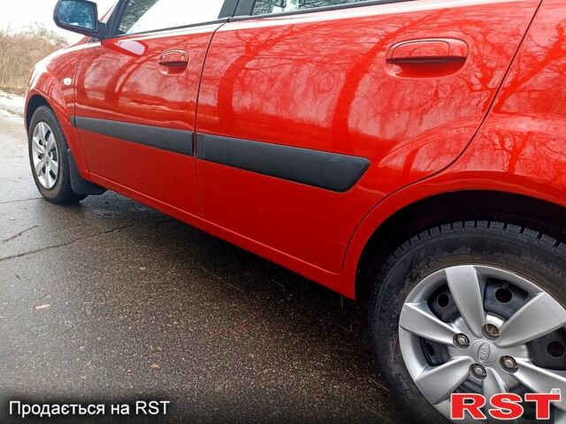 Червоний Кіа Ріо, об'ємом двигуна 1.4 л та пробігом 20200 тис. км за 3999 $, фото 2 на Automoto.ua