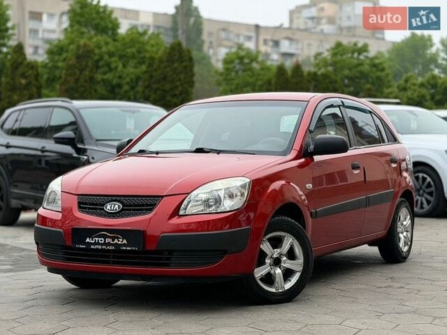 Красный Киа Рио, объемом двигателя 1.4 л и пробегом 178 тыс. км за 4500 $, фото 8 на Automoto.ua