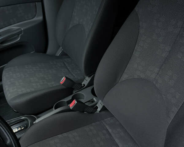 Красный Киа Рио, объемом двигателя 1.4 л и пробегом 288 тыс. км за 4700 $, фото 16 на Automoto.ua