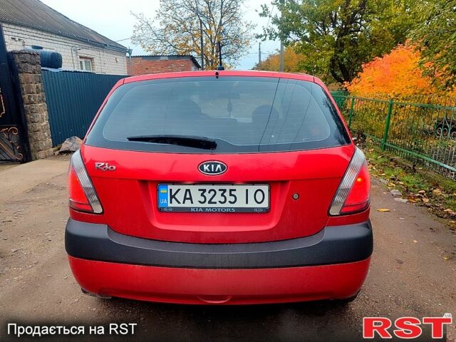 Красный Киа Рио, объемом двигателя 1.4 л и пробегом 218 тыс. км за 4200 $, фото 5 на Automoto.ua