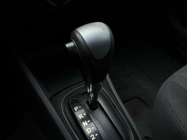 Красный Киа Рио, объемом двигателя 1.4 л и пробегом 288 тыс. км за 4700 $, фото 16 на Automoto.ua