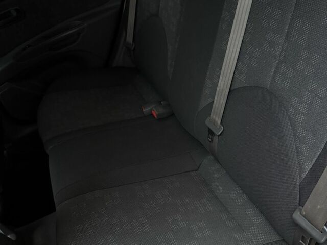 Красный Киа Рио, объемом двигателя 1.4 л и пробегом 288 тыс. км за 4700 $, фото 14 на Automoto.ua