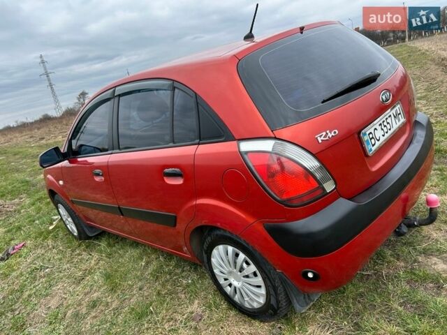 Красный Киа Рио, объемом двигателя 1.4 л и пробегом 230 тыс. км за 3900 $, фото 9 на Automoto.ua