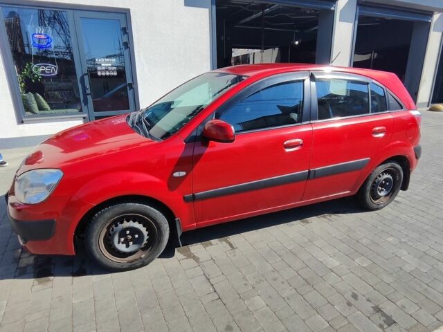 Красный Киа Рио, объемом двигателя 0 л и пробегом 172 тыс. км за 4800 $, фото 5 на Automoto.ua