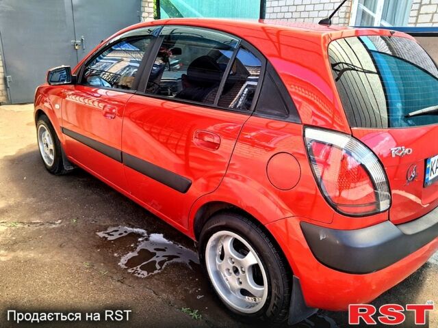 Красный Киа Рио, объемом двигателя 1.4 л и пробегом 180 тыс. км за 3800 $, фото 6 на Automoto.ua