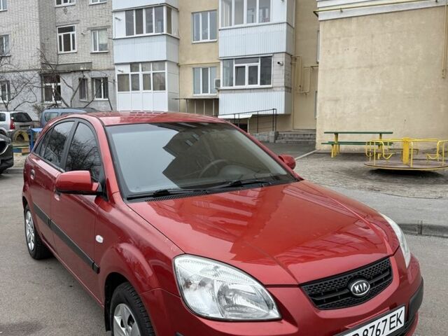 Красный Киа Рио, объемом двигателя 1.4 л и пробегом 288 тыс. км за 4700 $, фото 3 на Automoto.ua