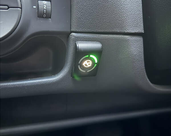 Красный Киа Рио, объемом двигателя 1.4 л и пробегом 288 тыс. км за 4700 $, фото 19 на Automoto.ua