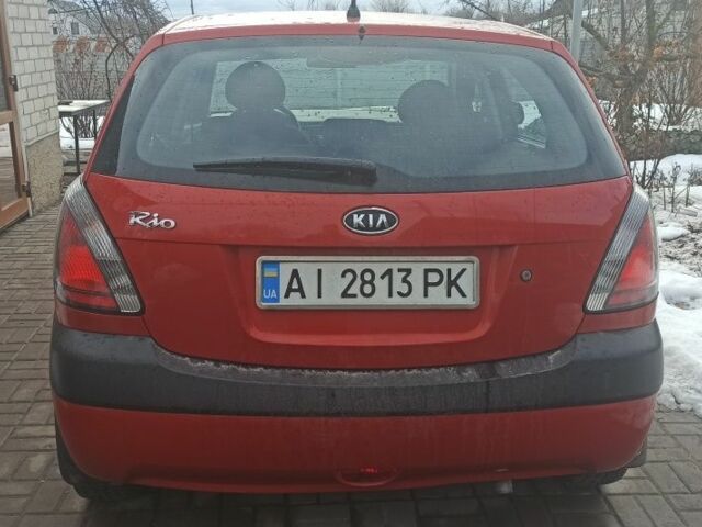 Червоний Кіа Ріо, об'ємом двигуна 1.4 л та пробігом 250 тис. км за 4300 $, фото 4 на Automoto.ua