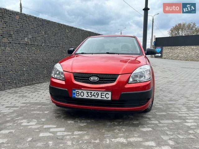Красный Киа Рио, объемом двигателя 1.4 л и пробегом 203 тыс. км за 4900 $, фото 7 на Automoto.ua