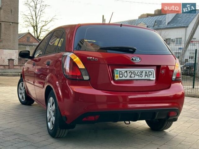 Красный Киа Рио, объемом двигателя 1.4 л и пробегом 120 тыс. км за 5450 $, фото 20 на Automoto.ua