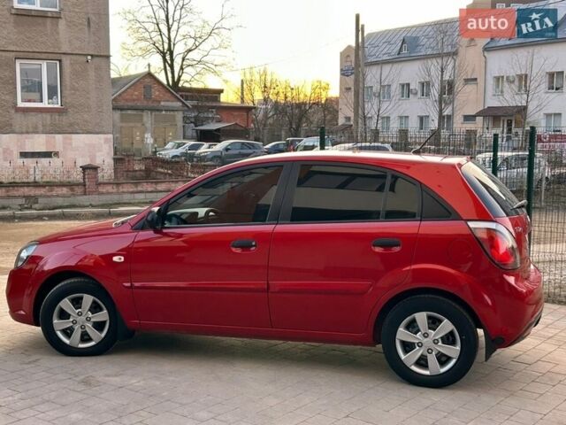Красный Киа Рио, объемом двигателя 1.4 л и пробегом 120 тыс. км за 5450 $, фото 33 на Automoto.ua
