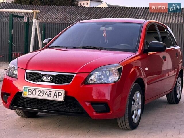 Красный Киа Рио, объемом двигателя 1.4 л и пробегом 120 тыс. км за 5450 $, фото 36 на Automoto.ua