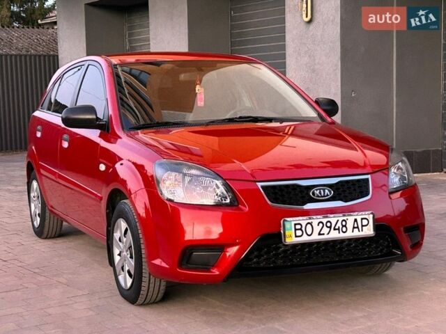 Красный Киа Рио, объемом двигателя 1.4 л и пробегом 120 тыс. км за 5450 $, фото 40 на Automoto.ua
