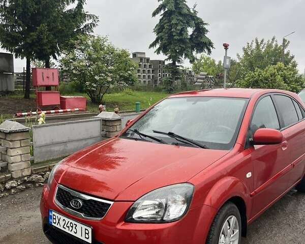 Красный Киа Рио, объемом двигателя 1.4 л и пробегом 105 тыс. км за 5500 $, фото 6 на Automoto.ua